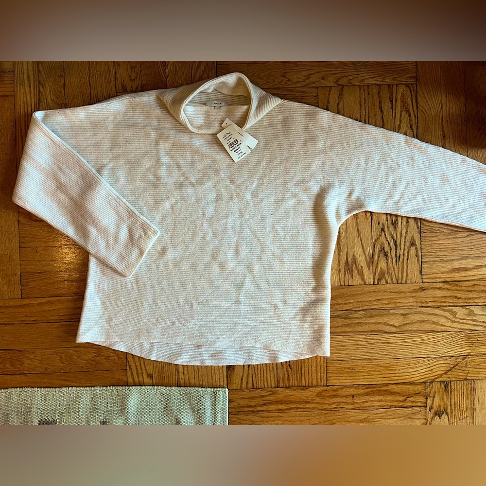 Vince — cream turtleneck sweater — L
